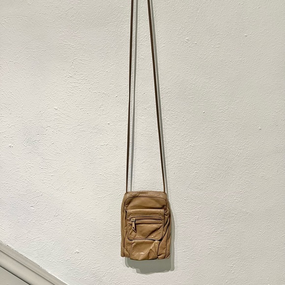 Lambskin Leather Tan Colored Pickpocket Proof Crossbody Bag by D'Onfrio - Picture 7 of 9